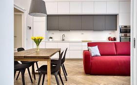 Loreto Charm - Urban Elegance